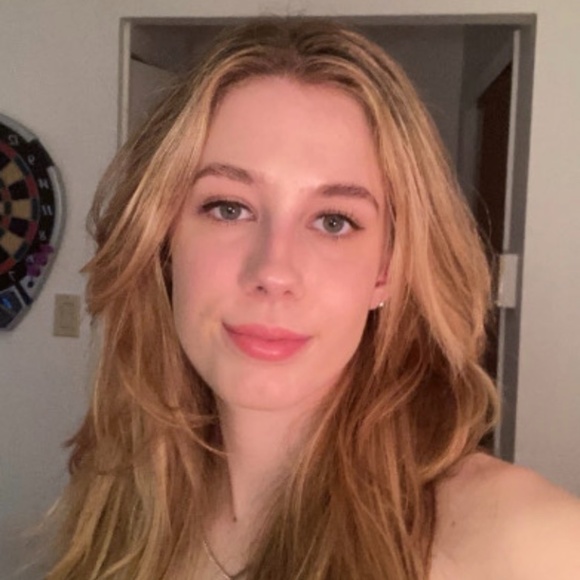 Meet your Posher, Olivia - Picture 1 of 1